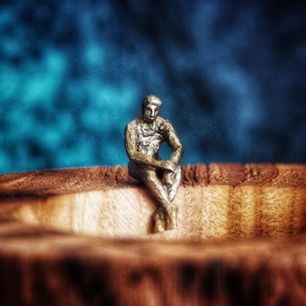 Pirinç Figürlü Puro Küllüğü - Figür Detay 1 Pirinç Figürlü Puro Küllüğü